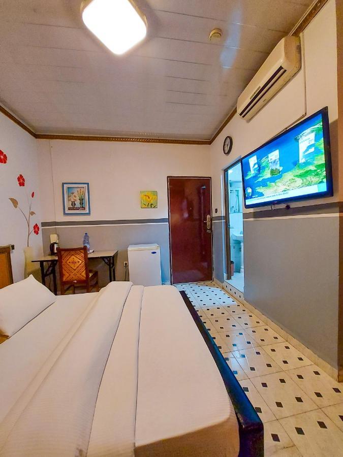 Hotel Relax キンシャサ エクステリア 写真
