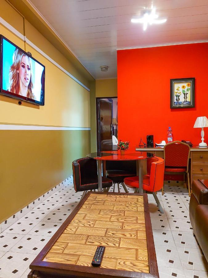Hotel Relax キンシャサ エクステリア 写真