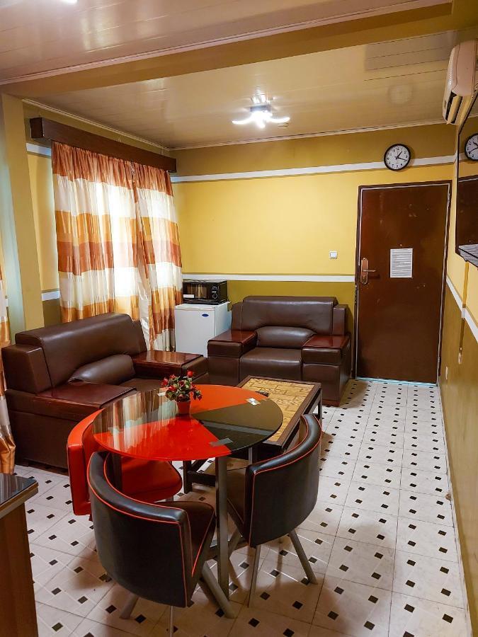 Hotel Relax キンシャサ エクステリア 写真