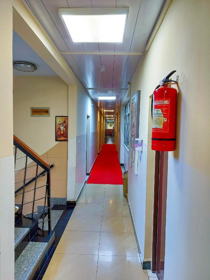 Hotel Relax キンシャサ エクステリア 写真