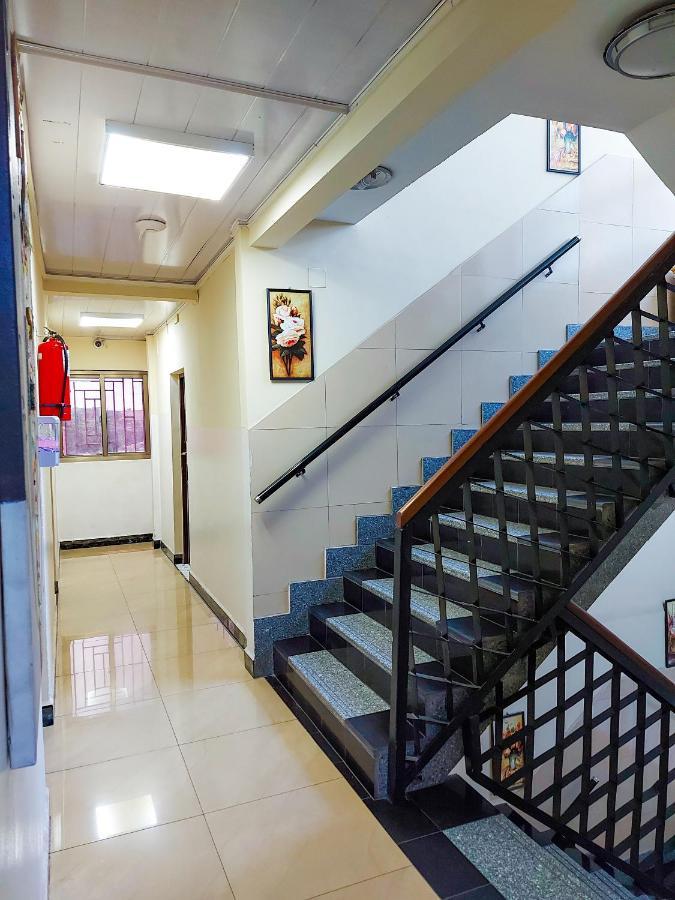 Hotel Relax キンシャサ エクステリア 写真